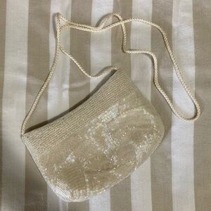 VTG White beaded over-the-shoulder purse.